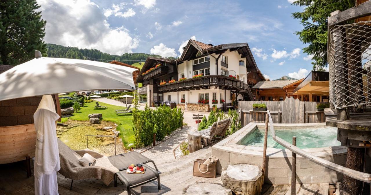 Chalet Elisabeth Dolomites Alpin & Charme Hotell Selva di Val Gardena Exteriör bild