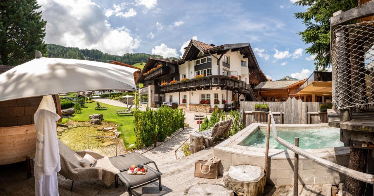 Chalet Elisabeth Dolomites Alpin & Charme Selva di Val Gardena Exteriör bild