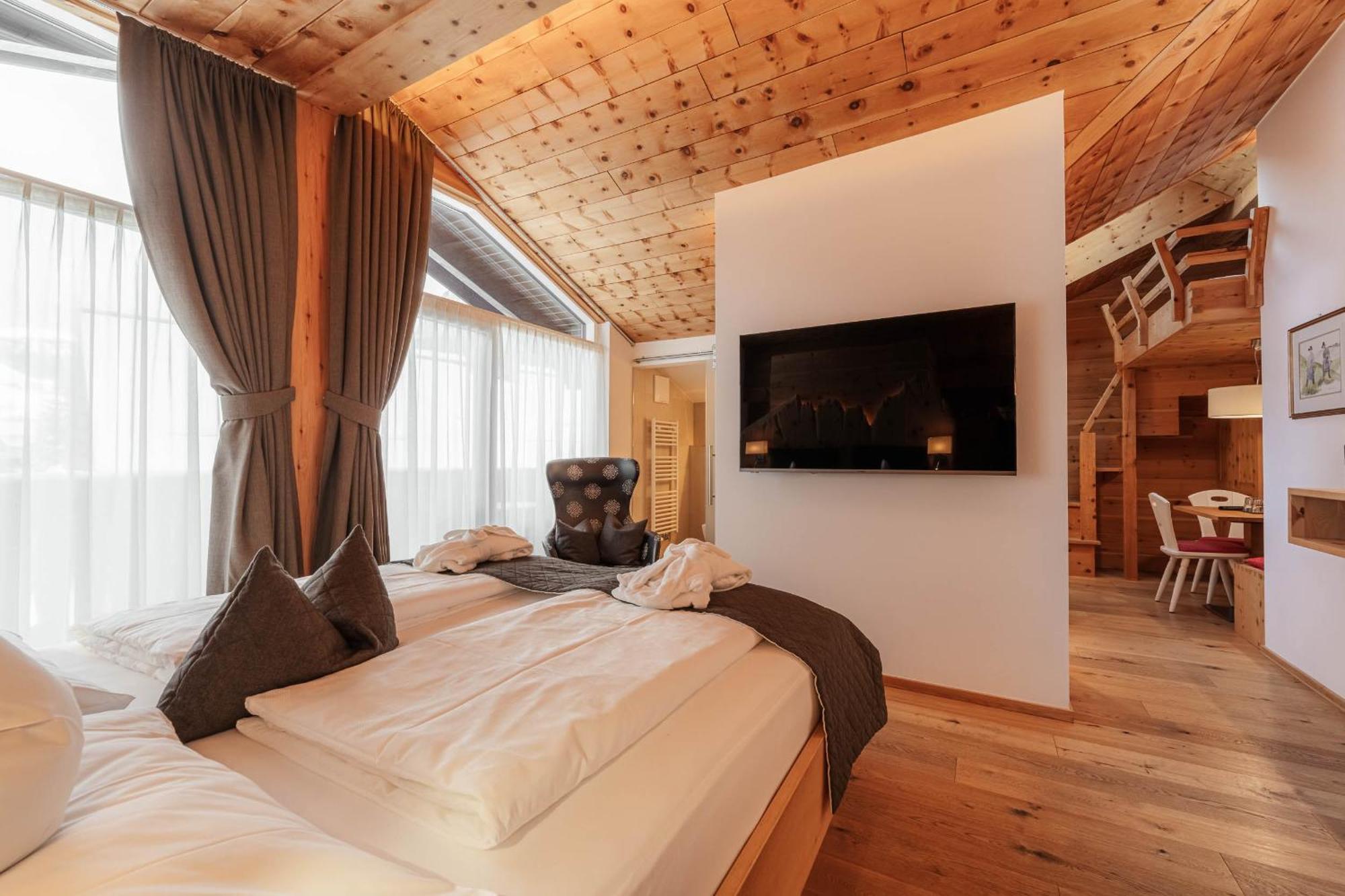 Chalet Elisabeth Dolomites Alpin & Charme Selva di Val Gardena Exteriör bild