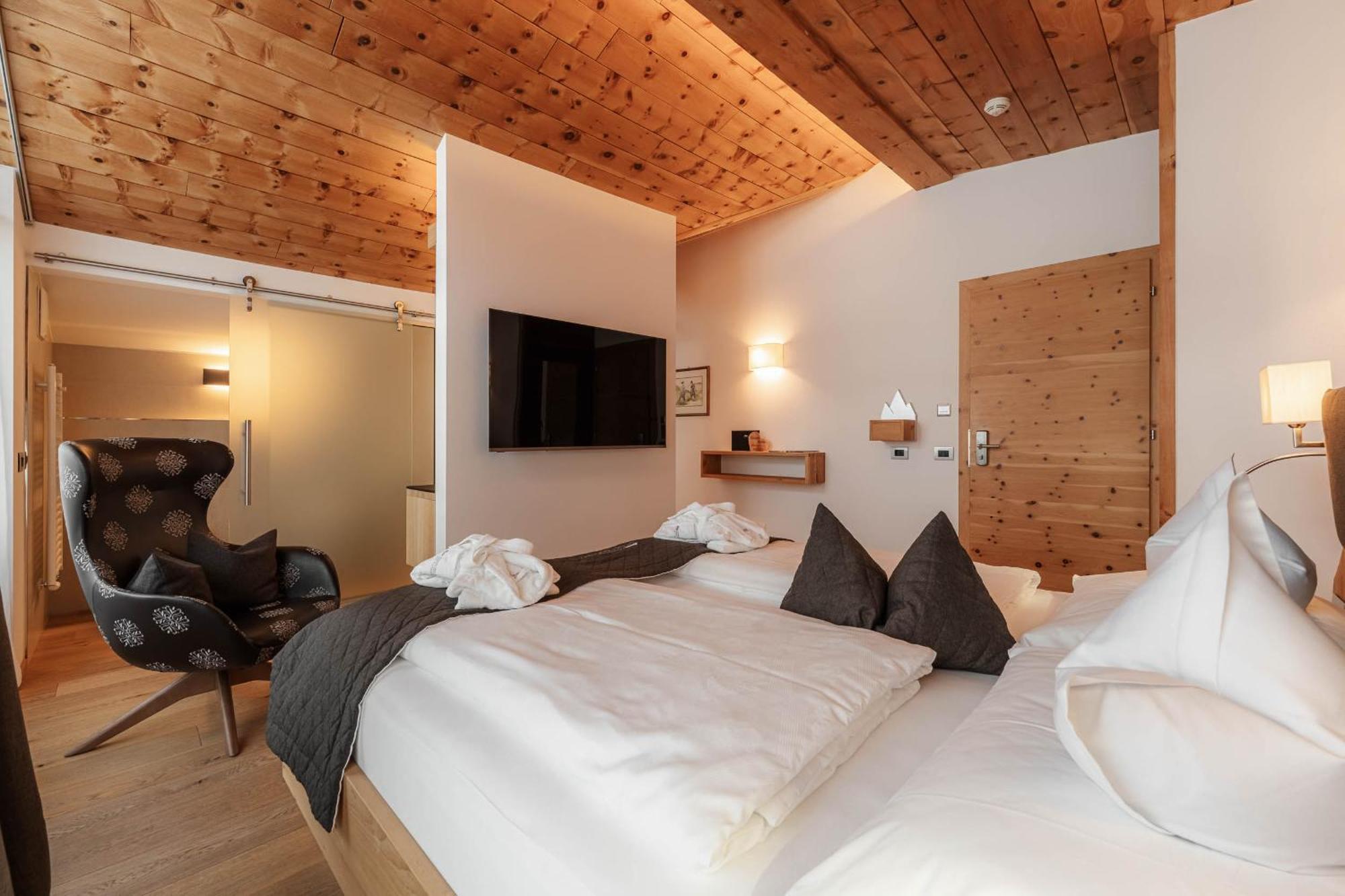 Chalet Elisabeth Dolomites Alpin & Charme Selva di Val Gardena Exteriör bild